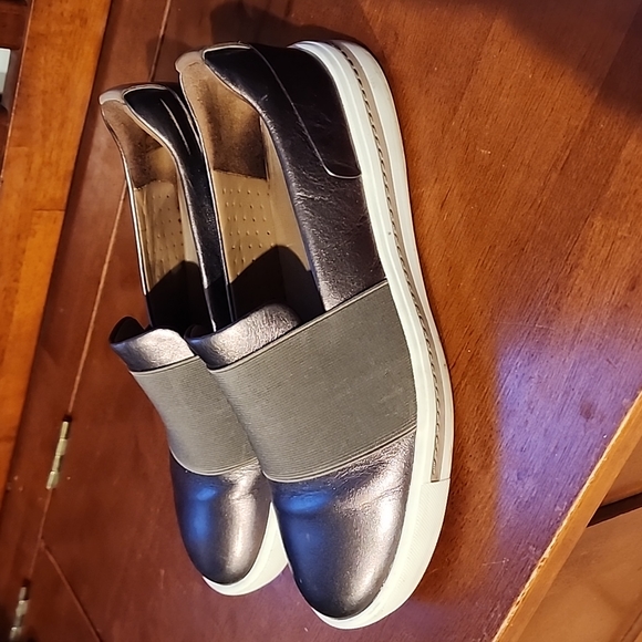 Clarks slip on shoes, size 7, Pebble Metallic - Picture 4 of 4